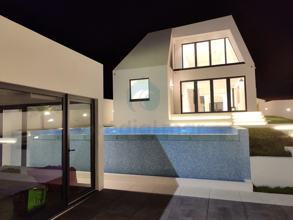 Moradia T3 para Venda em Gulpilhares e Valadares Foto 13