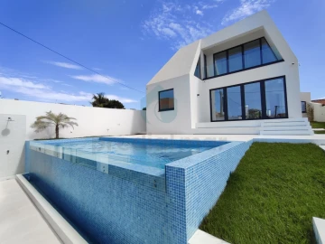 Moradia T3 para Venda em Gulpilhares e Valadares