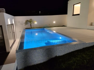 Moradia T3 para Venda em Gulpilhares e Valadares