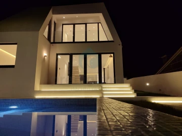 Moradia T3 para Venda em Gulpilhares e Valadares