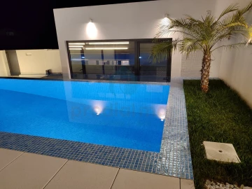 Moradia T3 para Venda em Gulpilhares e Valadares