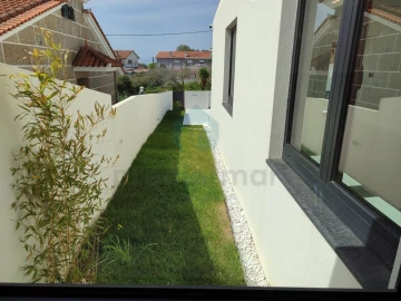 Moradia T3 para Venda em Gulpilhares e Valadares