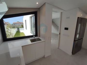 Moradia T3 para Venda em Gulpilhares e Valadares