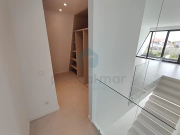 Moradia T3 para Venda em Gulpilhares e Valadares