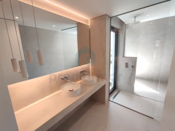 Moradia T3 para Venda em Gulpilhares e Valadares