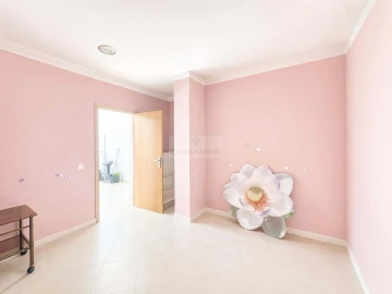 Negócio para Venda em Lagos (São Sebastião e Santa Maria)