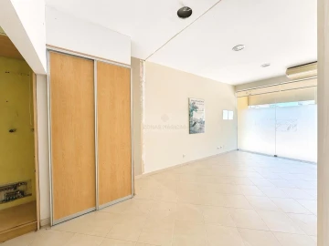 Negócio para Venda em Lagos (São Sebastião e Santa Maria)