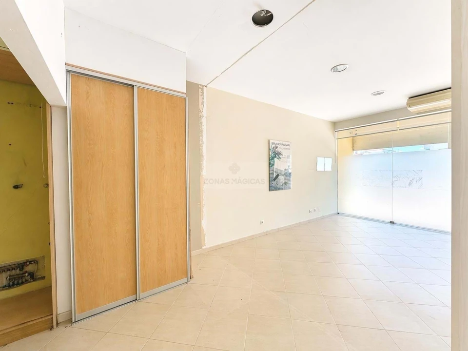 Negócio para Venda em Lagos (São Sebastião e Santa Maria) Foto 7