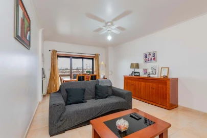 Apartamento T3 para Venda em Póvoa de Santa Iria e Forte da Casa