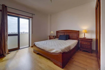 Apartamento T3 para Venda em Póvoa de Santa Iria e Forte da Casa