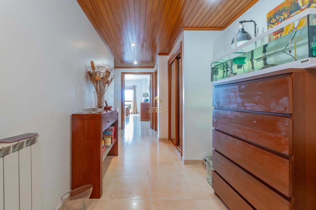 Apartamento T3 para Venda em Póvoa de Santa Iria e Forte da Casa Foto 3