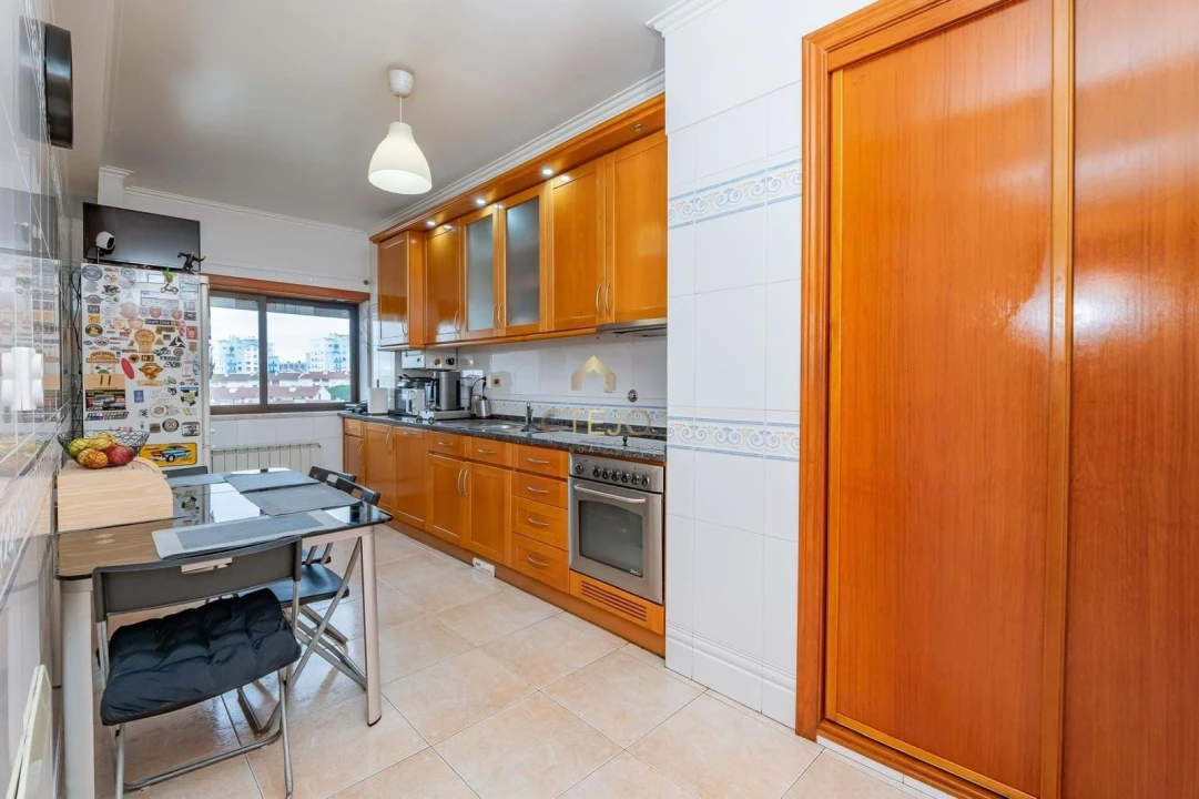 Apartamento T3 para Venda em Póvoa de Santa Iria e Forte da Casa Foto 10