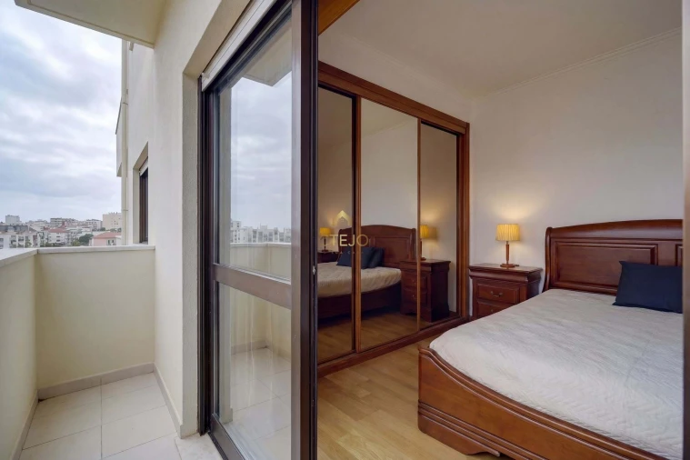 Apartamento T3 para Venda em Póvoa de Santa Iria e Forte da Casa Foto 22