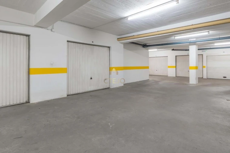 Apartamento T3 para Venda em Póvoa de Santa Iria e Forte da Casa Foto 25