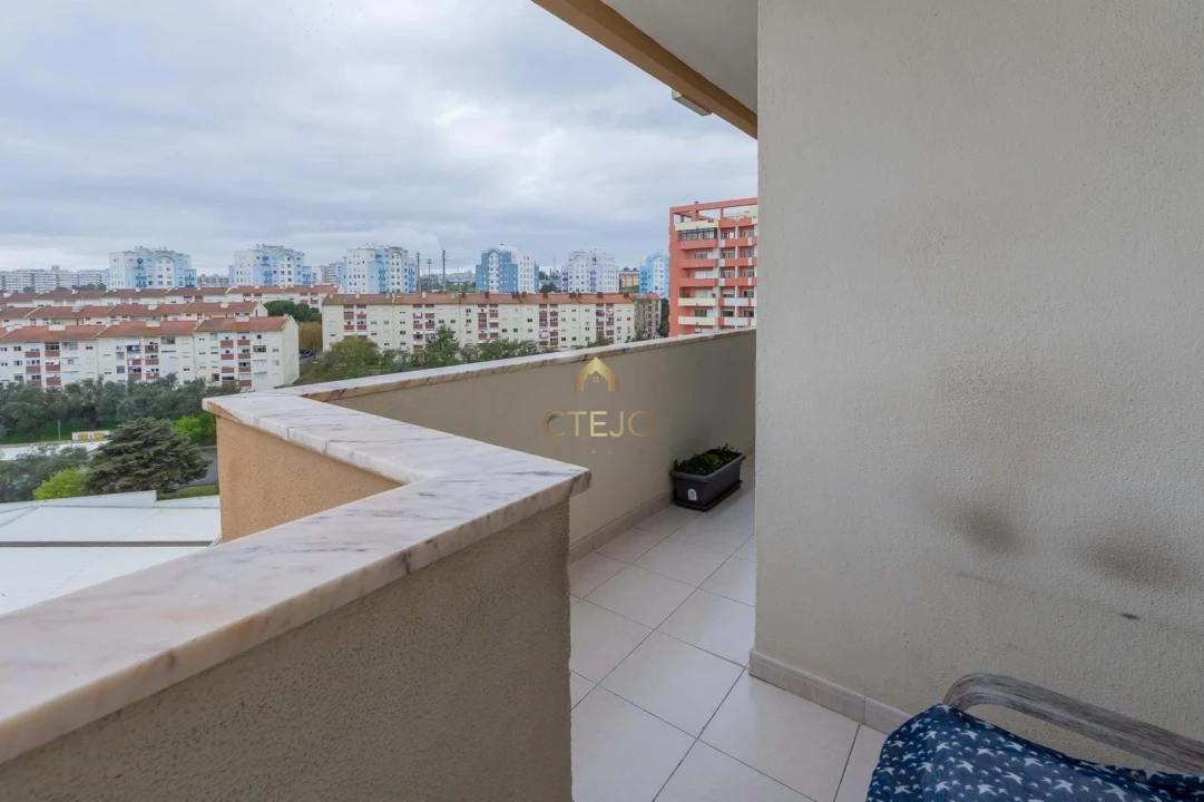 Apartamento T3 para Venda em Póvoa de Santa Iria e Forte da Casa Foto 24