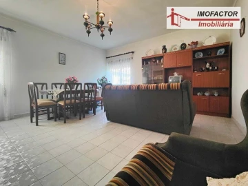 Moradia T5 para Venda em Ladoeiro