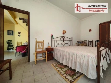 Moradia T5 para Venda em Ladoeiro