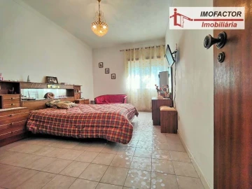 Moradia T5 para Venda em Ladoeiro