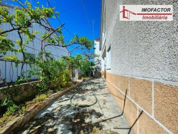 Moradia T5 para Venda em Ladoeiro