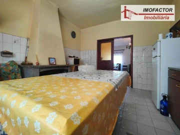 Moradia T5 para Venda em Ladoeiro