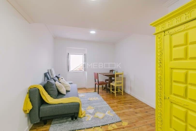 Apartamento T1 para Arrendamento em Santa Maria Maior