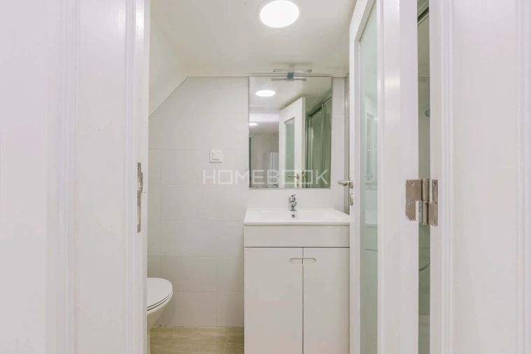 Apartamento T1 para Arrendamento em Santa Maria Maior Foto 7