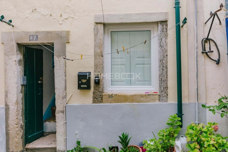 Apartamento T1 para Arrendamento em Santa Maria Maior Foto 8