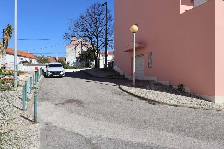 Garagem para Venda em Laranjeiro e Feijó Foto 2