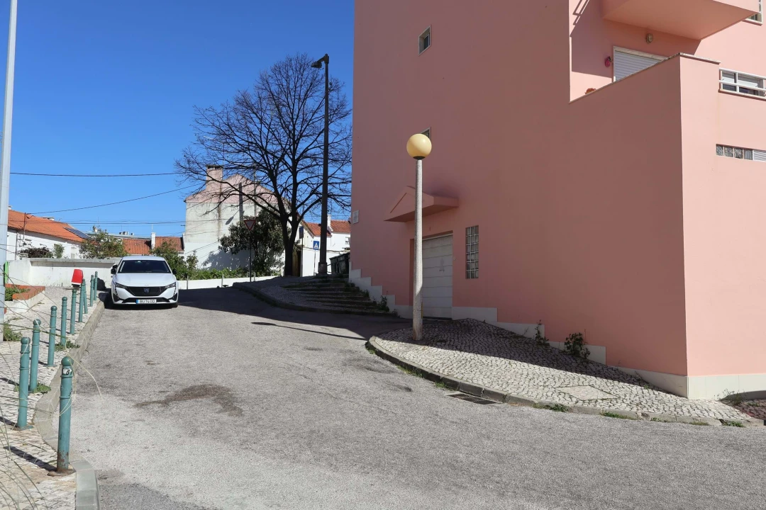 Garagem para Venda em Laranjeiro e Feijó Foto 1