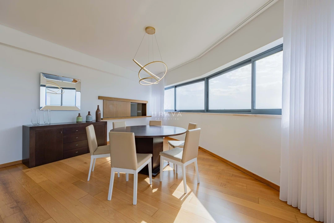 Apartamento T3 para Venda em Quarteira Foto 9