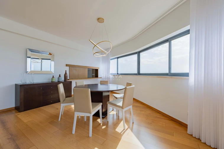 Apartamento T3 para Venda em Quarteira Foto 9