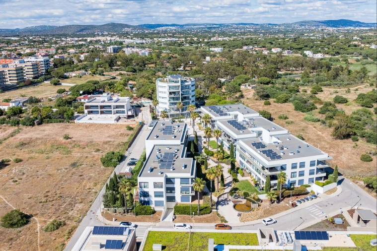 Apartamento T3 para Venda em Quarteira Foto 2