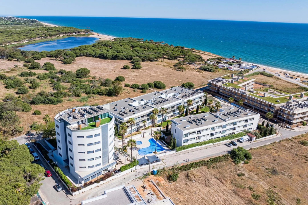 Apartamento T3 para Venda em Quarteira Foto 1