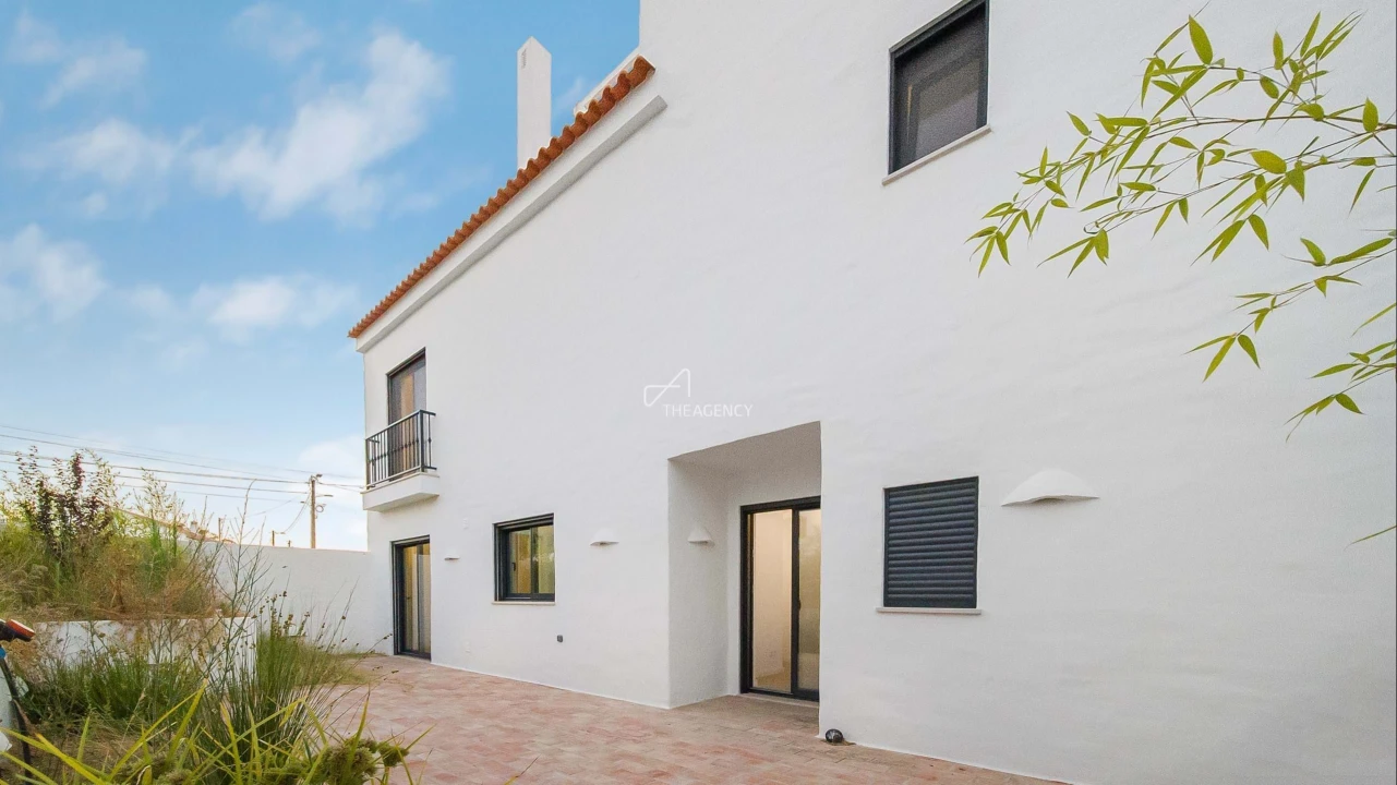 Moradia T3 para Venda em Santa Maria do Castelo e Santiago e Santa Susana Foto 1