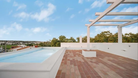 Moradia T3 para Venda em Santa Maria do Castelo e Santiago e Santa Susana