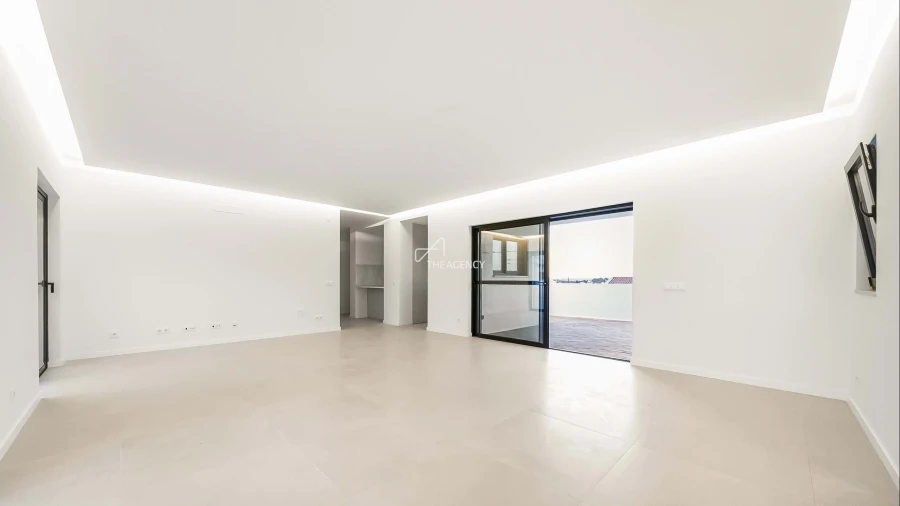 Moradia T3 para Venda em Santa Maria do Castelo e Santiago e Santa Susana Foto 4