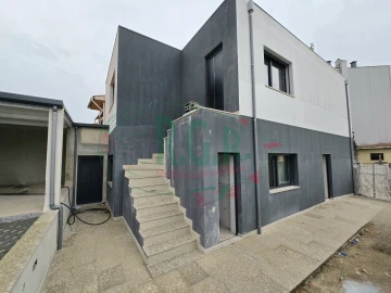 Moradia T2 para Venda em Gondomar (São Cosme), Valbom e Jovim