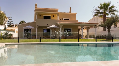 Moradia T5 para Venda em Guia