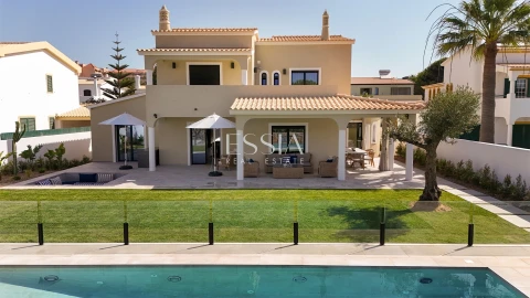 Moradia T5 para Venda em Guia