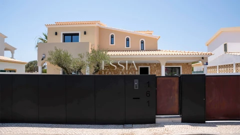 Moradia T5 para Venda em Guia