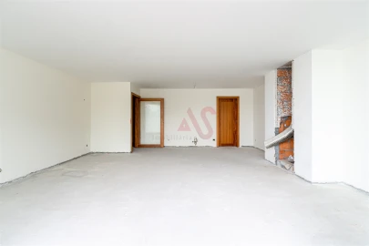 Apartamento T3 para Venda em Lordelo do Ouro e Massarelos