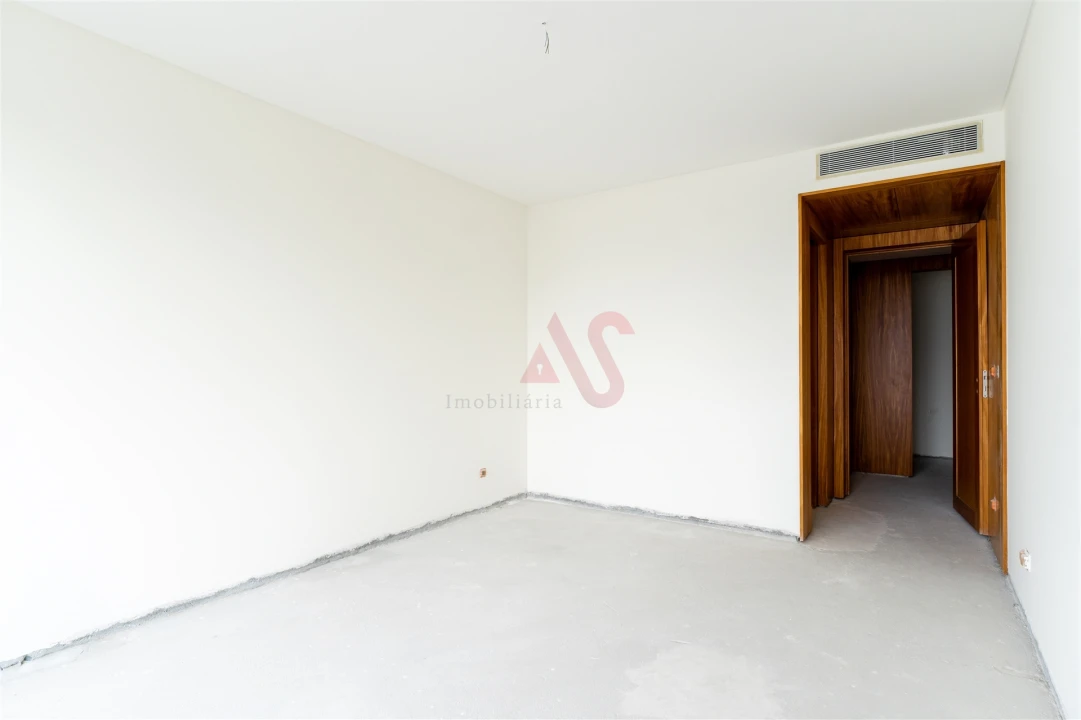 Apartamento T3 para Venda em Lordelo do Ouro e Massarelos Foto 24