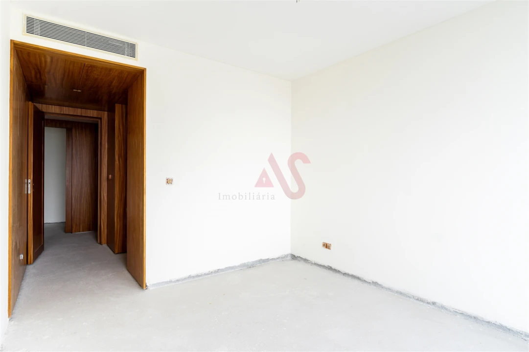 Apartamento T3 para Venda em Lordelo do Ouro e Massarelos Foto 18