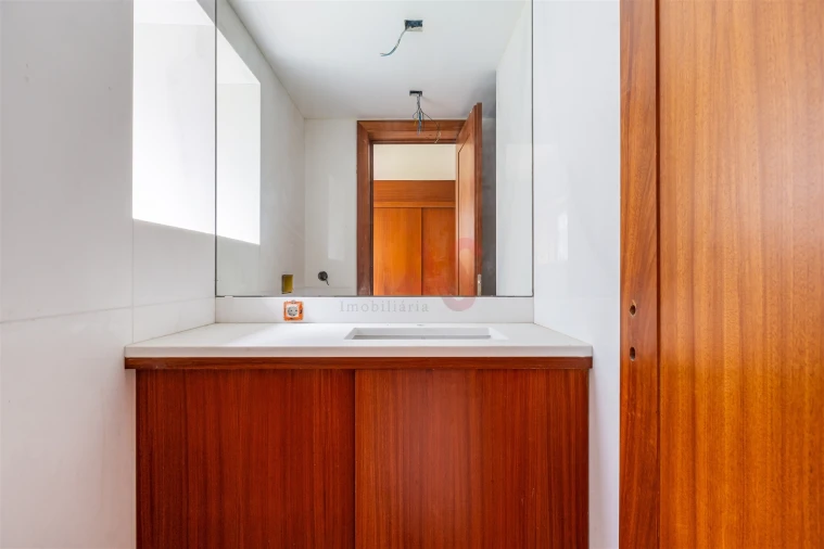 Apartamento T3 para Venda em Lordelo do Ouro e Massarelos Foto 28