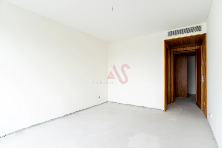 Apartamento T3 para Venda em Lordelo do Ouro e Massarelos Foto 24