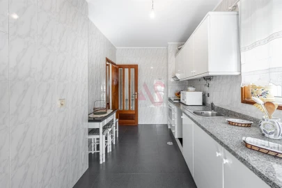 Apartamento T1 para Venda em Aver-O-Mar, Amorim e Terroso