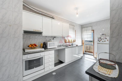 Apartamento T1 para Venda em Aver-O-Mar, Amorim e Terroso