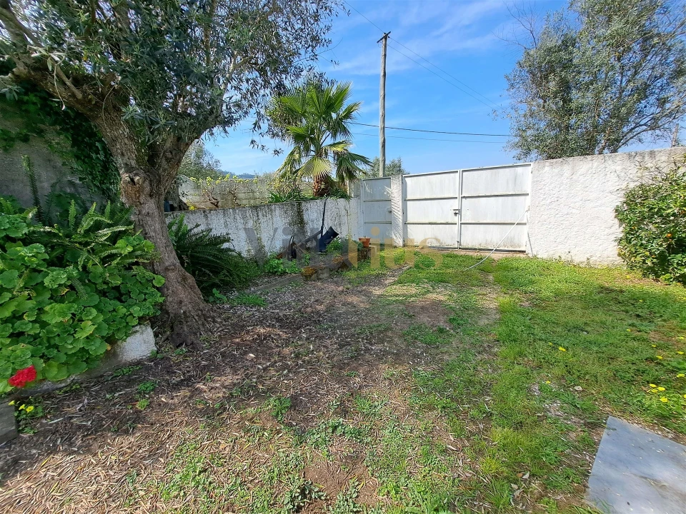 Moradia T3 para Venda em Serra e Junceira Foto 29