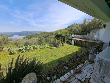 Moradia T3 para Venda em Serra e Junceira