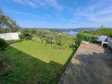 Moradia T3 para Venda em Serra e Junceira